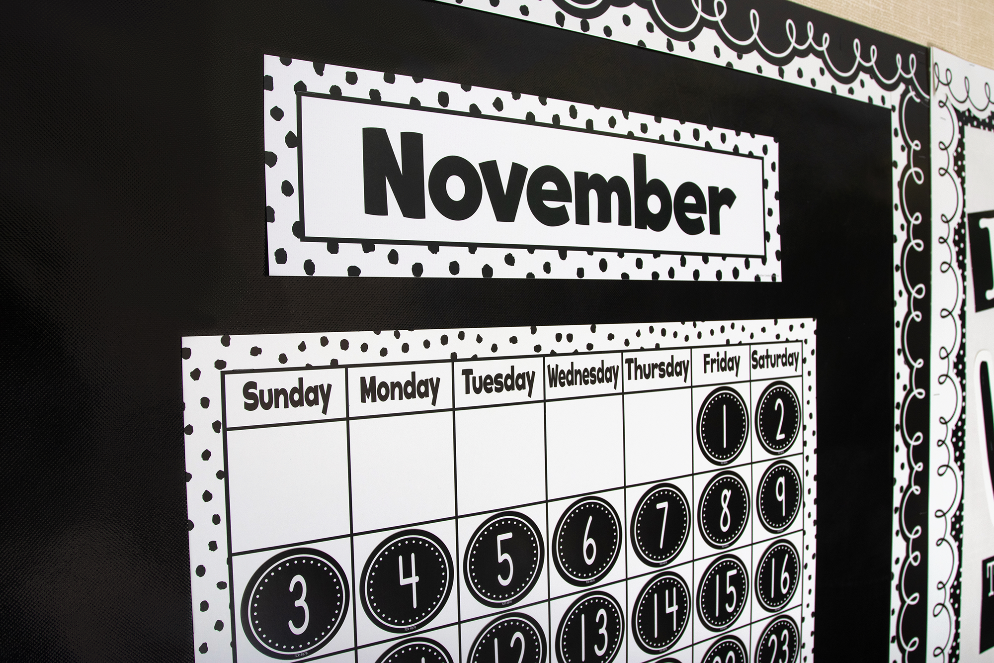 Black & White Crazy Circles Calendar Days - Image 2