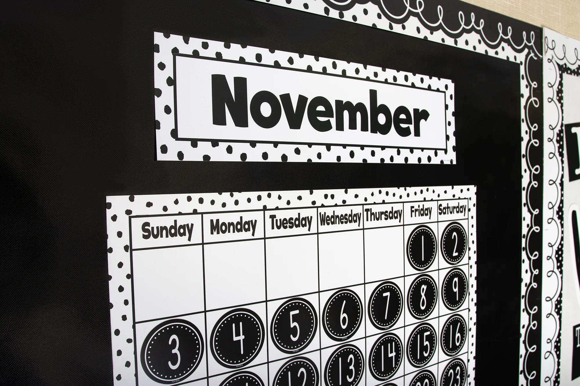 Black & White Crazy Circles Calendar Days - Image 2