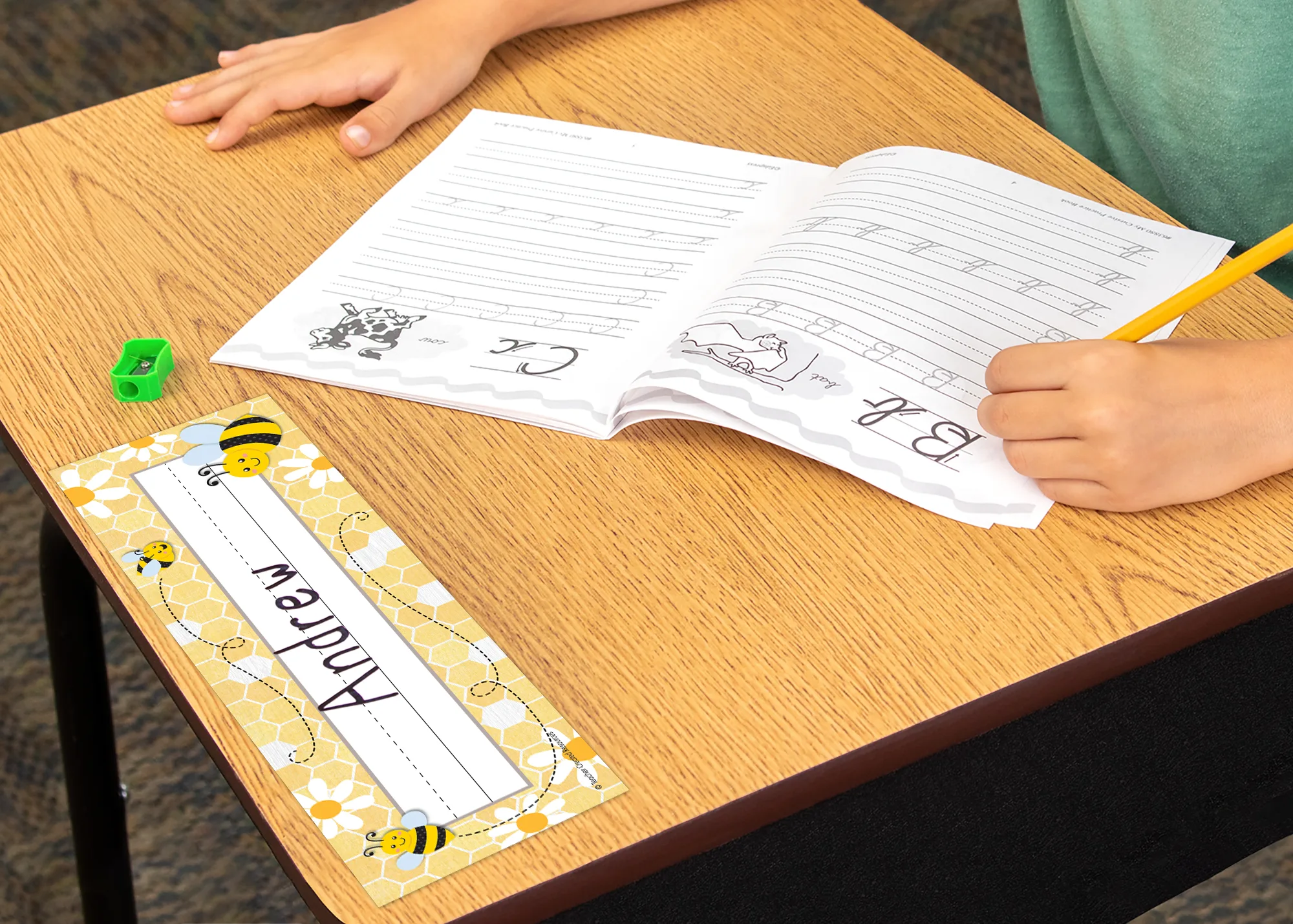 Buzzing Bees Flat Name Plates - Image 2