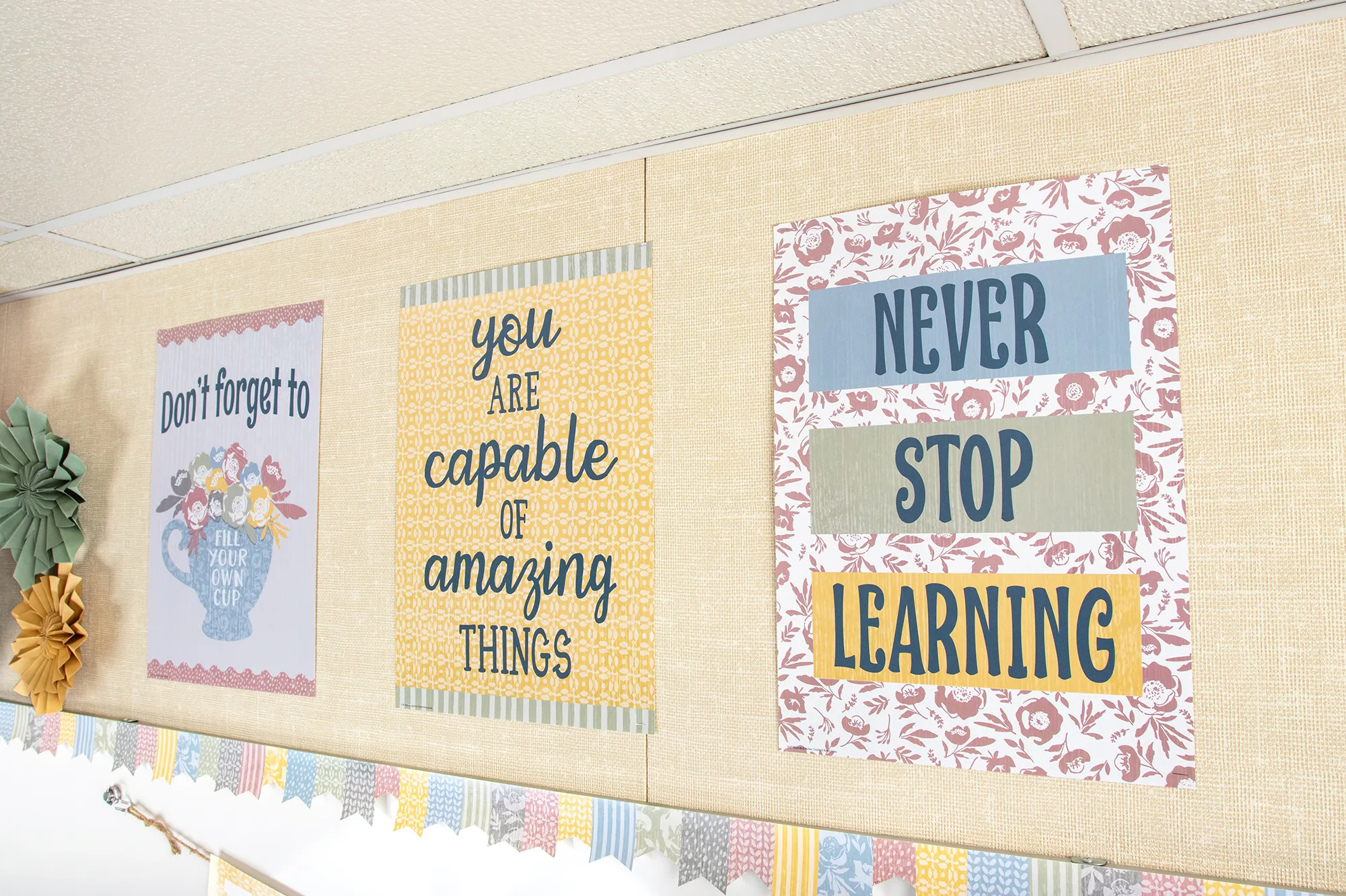 You Are Capable of Amazing Things Positive Poster - Image 2