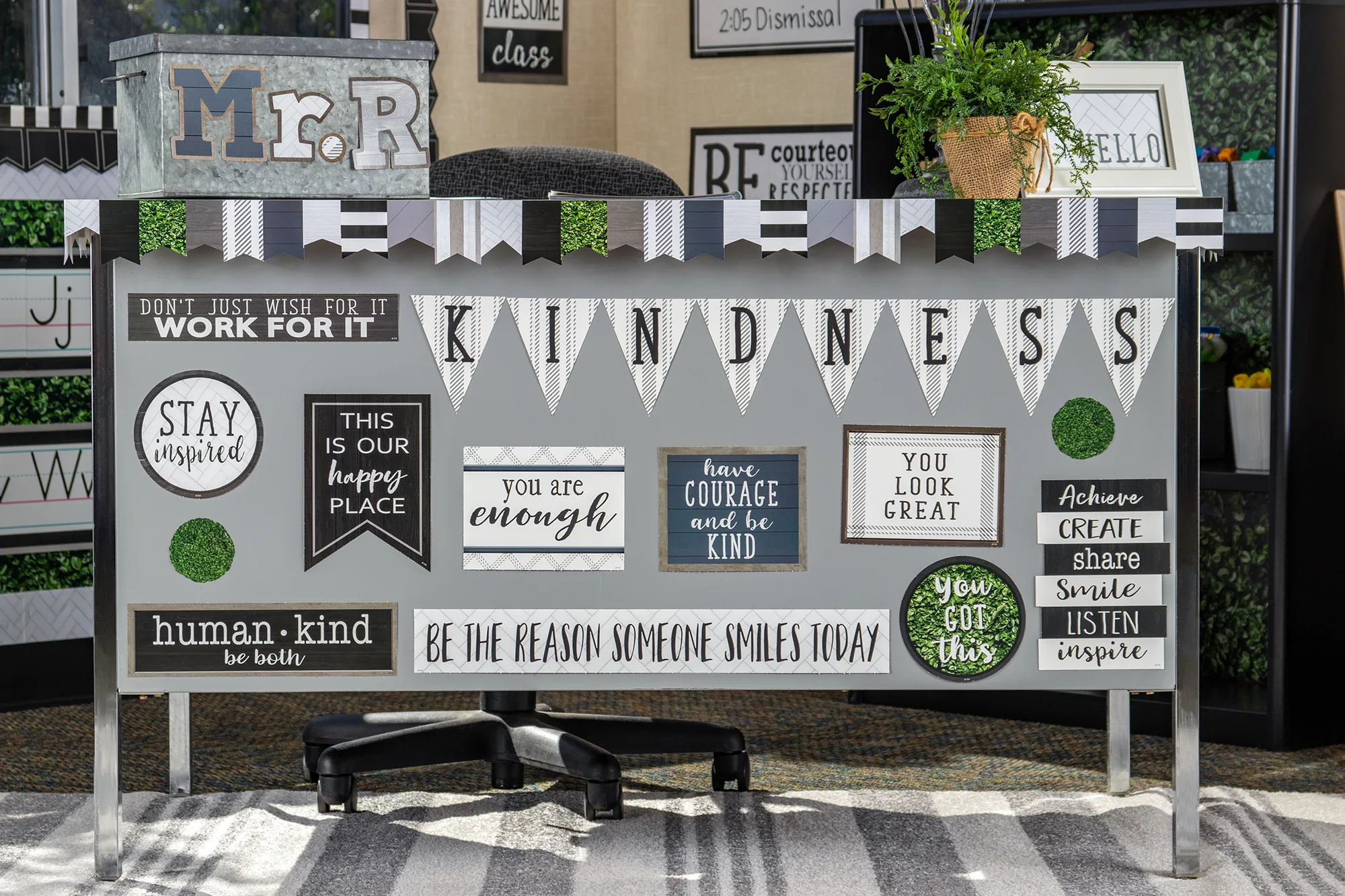 Modern Farmhouse Mini Bulletin Board - Image 2